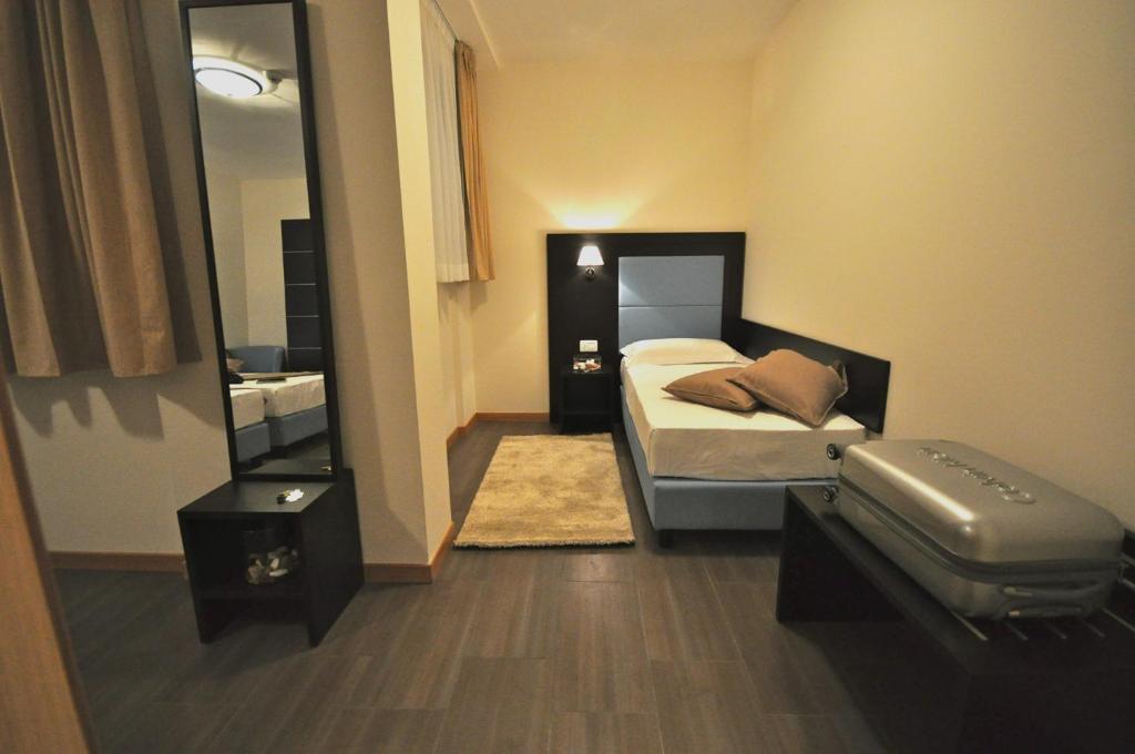 โรงแรม 325 ตอร์ แวร์กาตา โรม ห้อง รูปภาพ