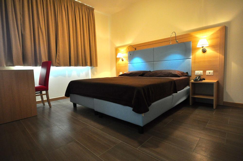 โรงแรม 325 ตอร์ แวร์กาตา โรม ภายนอก รูปภาพ